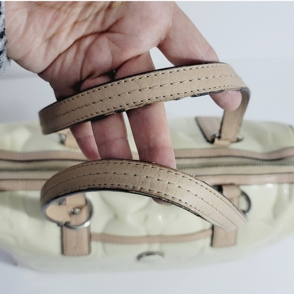 Coach Signature Embossed Patent Leather F25189 Elegant Cream Handbag Crossbody - Picture 10 of 17